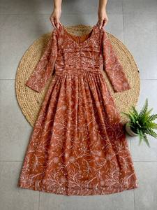 Vestido Maxi Elegante y Cómodo, Modelo Royal Celebration, Estilo Twirl & Shine, Hermoso Vestido de Chifón, Cómodo para Fiestas, Elegante - Product Image 1