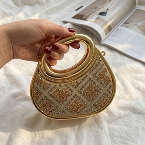 Sacs classiques de haute qualité OEM ODM pour femmes, mini sac à bijoux en acrylique diamanté, sac à main tendance pour femmes avec chaîne. - Product Image 4