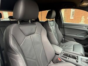 Audi Q5 TFSI Quattro Black Edition 5 portes S Tronic, modèle 2025, blanc, pack luxe - Product Image 3