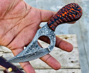Cuchillo Zombie de Acero Inoxidable con Hoja Dentada de Punta Caída y Mango de Hueso, Grosor de Grado Industrial - Product Image 2