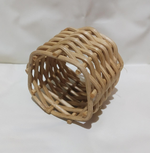 Ronds de serviette en rotin uniques, design traditionnel, écologiques, pour la décoration de table dans les cafés et les cantines. - Product Image 5