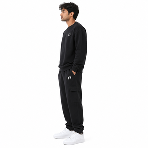 เสื้อสเวตเชิ้ตผ้าฟลีซแบบกำหนดเองสำหรับผู้ชาย คอกลม มีฮู้ด ทรงปกติ สีพื้น กางเกงจ็อกเกอร์คาร์โก้ เสื้อพูลโอเวอร์ ชุดลำลอง ชุดวอร์ม ขายส่งจากโรงงาน - Product Image 4