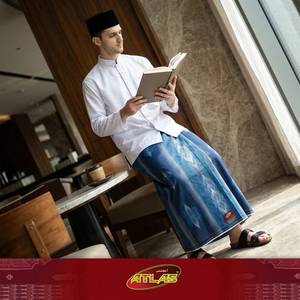 ผ้าซิ่นอินโดนีเซีย-ผ้าซงเก็ตพรีเมียมลายแจ็คการ์ด ATLAS รุ่น 790 สำหรับผู้ชาย ทำจากผ้าเทตอรอนเรยอน เหมาะสำหรับงานแต่งงานและใช้ในชีวิตประจำวัน - Product Image 2