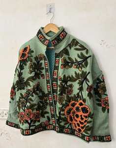 Nouvelle veste en tissu Suzani artisanal de qualité supérieure, art textile complexe, style bohème, broderie florale classique, veste matelassée pour femme, blazer d'hiver - Product Image 1