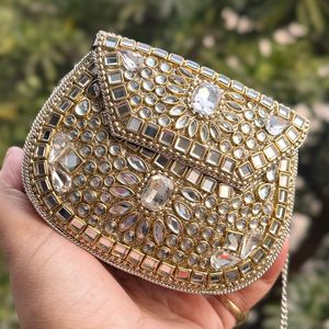 Elegante Bolso de Mano Rectangular con Perlas y Pedrería Kundan para Novia, con Detalles de Cristal, Forro de Satén y Cierre Magnético, Ideal para Regalo - Product Image 3