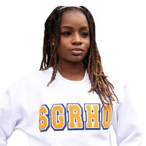 Sudadera Blanca Vintage Sigma Gamma Rho Unisex con Letras Griegas en Chenilla, Cuello Redondo, Estilo Casual Urbano - Product Image 1