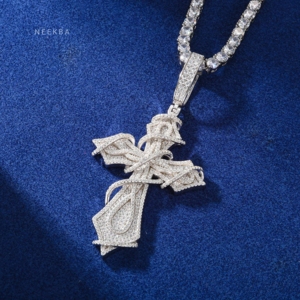 Colgante de Cruz de Moissanita Totalmente Engastado, Plata de Ley 925, Joyería Fina Hecha a Mano, Regalo para Hombres y Mujeres, Joyería Artesanal - Product Image 6
