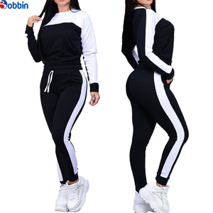 Conjunto Deportivo de Pantalones Cortos y Chaqueta de Manga Larga para Mujer, Tallas Grandes, Estilo Moderno, Nuevo Diseño, Dos Piezas, Gran Venta - Product Image 4