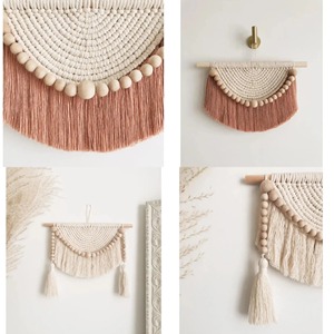 Elegante colgante de pared de macramé con detalles de cuentas de madera para decoración de pared de cocina, agrega un toque cálido y artesanal a espacios de cocina. - Product Image 6