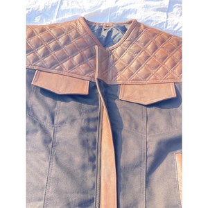 Chaleco de cuero genuino para motociclistas, diseñado para hombres que prefieren un ajuste tradicional con durabilidad, chaleco de cuero vacuno de alta calidad. - Product Image 5