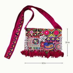 Sac bandoulière brodé Riwaayat Kambhari, très demandé, qualité supérieure, artisanat traditionnel, disponible à la vente - Product Image 6