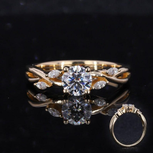 Anillo de Compromiso Roy Diamond Hecho a Mano con Moissanita Redonda de 1.50 CT, Plata de Ley 925 con Baño de Rodio, Certificado IGI, Engaste de Garras - Product Image 1