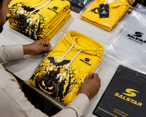 Sudadera con Capucha Personalizada de Halloween para Mujer, Sudadera con Capucha Lisa con Dobladillo sin Rematar para Hombre y Mujer, Sudadera Unisex con Etiquetas Personalizadas y Sublimación - Product Image 5