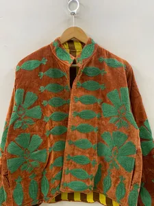 Chaqueta de Terciopelo Marrón Oxidado de Lujo para Mujer, Bordada a Mano con Motivos Florales Tradicionales, Estilo Bohemio Elegante - Product Image 3