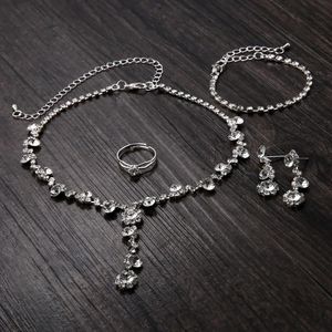 Set di 5 Pezzi di Gioielli di Lusso per Donne, Gioielli da Matrimonio con Cristalli Artificiali Incastonati, Collana, Orecchini e Bracciale - Product Image 5