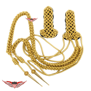 สายสะพายไหล่แบบ Aiguillette พร้อมแผ่นรองไหล่สีทองมายลาร์บนพื้นสีน้ำเงินกรมท่า สายสะพายแบบ Aiguillette ที่ถักเป็นเกลียวพร้อมปลายสีทองเมทัลลิก - Product Image 1