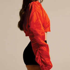 Blouson bomber court pour femme, coupe-vent léger en nylon, style streetwear, vêtement d'extérieur tendance, marque privée, OEM, vente en gros - Product Image 3