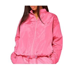 Coupe-vent léger en polyester à capuche, ensemble décontracté deux pièces pour femme, personnalisé, en nylon uni, avec fermeture éclair et short - Product Image 2