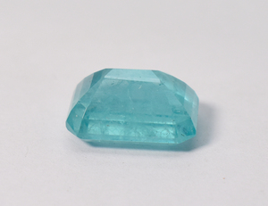 Pierre précieuse de tourmaline Paraiba cultivée en laboratoire avec inclusion visible : taille émeraude - Product Image 2