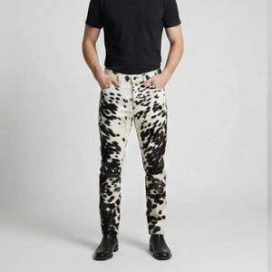 Pantalones de cuero de vaca con diseño de logotipo personalizado a medida, pantalones de cuero de vaca con pelo real para hombre, pantalones de piel de vaca con estampado animal occidental. - Product Image 5