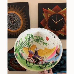 Chapeau conique vietnamien en feuilles de palmier Non La, artisanat traditionnel fait main - Product Image 5