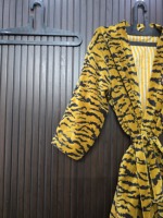 Robe longue pour femme à imprimé tigre jaune et noir, manches longues, coupe décontractée, fermeture à cordon, tissu doux, saison automne