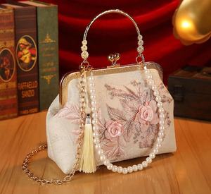 Bolso de Mano Bordado con Diseño Floral Moderno, Cierre de Lazo, Ligero, Cuadrado, para Guardar Joyas, para Mujer - Product Image 4