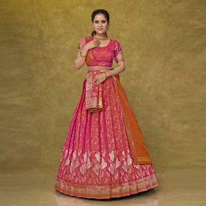 Lehenga Choli en Soie Tissée Héritage avec Brocart Floral Intricaté et Bordure Zari Riche, Longueur Ras du Sol, pour Mariage, Plage, Grandes Cérémonies et Tenue de Mariée Festive - Product Image 4