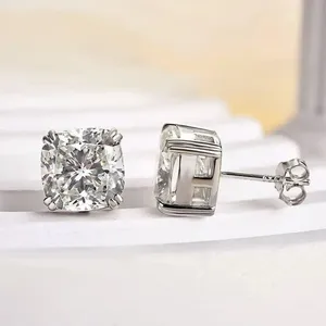 Pendientes de Diamante Cultivado en Laboratorio con Certificación IGI, Corte Cojín de 4 Quilates, VS1, Oro Blanco de 14K - Product Image 1