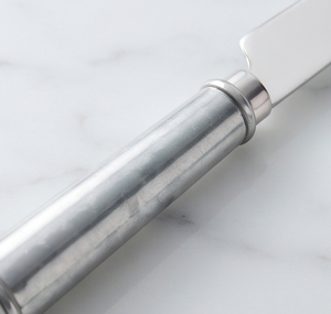 Ensemble de 4 couteaux à fromage en acier inoxydable avec manches en aluminium, fourchette à fromage et spatule pour plateau à fromage - Product Image 2