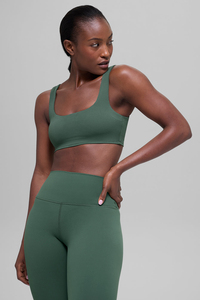 Soutien-gorge de sport vert uni à col carré pour femme, maintien moyen, sans coutures, idéal pour le yoga et l'entraînement - Product Image 3