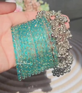 Bracelets joncs modernes en verre plaqué argent pour femmes – Élégants, tendance, empilables, écologiques, accessoires de mariage pour poignet - Product Image 2