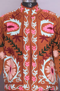 Veste courte en tissu TNT Suzani faite à la main, broderie florale, style ethnique, pour les occasions festives, les fêtes et les mariages. - Product Image 2