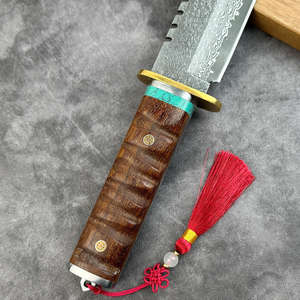 Couteau de chasse en acier de Damas forgé à la main, manche en bois massif, avec étui en cuir inclus - Product Image 4