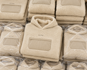 Sweat à capuche unisexe personnalisé en polaire Sherpa crème, chaud et oversize, pour l'hiver, fabricant OEM - Product Image 5