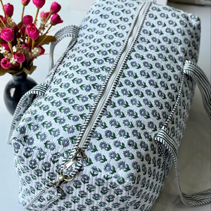 กระเป๋าออกกำลังกายผ้าฝ้ายแบบกำหนดเอง กระเป๋าเดินทางวันหยุดแบบพิมพ์ลาย กระเป๋าเดินทางแบบดัฟเฟิลสำหรับผู้หญิง - Product Image 1