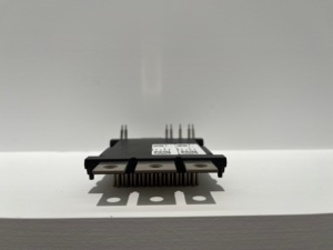 Módulo de Fase-Pierna SiC RoadPak 5SFG 0780A12xxxx de Hitachi Energy, 1200 V 780 A* para Sistemas de Propulsión de Vehículos Eléctricos, Camiones y Autobuses, Equipos de Carga - Product Image 5