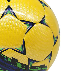 Ballon de football de haute qualité, logo personnalisé, taille 5, en cuir PU, pour entraînement et matchs en intérieur et en extérieur, fabriqué au Pakistan - Product Image 4