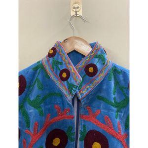 Chaqueta de Terciopelo Bordada a Mano para Mujer, Manga Larga, Cuello Camisero, Cierre Abierto, Estilo Bohemio con Patrón de Corazones para Otoño - Product Image 3