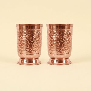 Gobelet en cuivre écologique avec un design élégant en relief, bienfaits traditionnels ayurvédiques pour la santé, verre à eau, vente en gros - Product Image 4