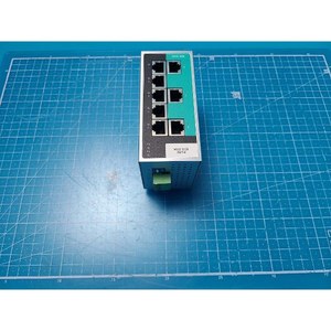 Commutateur Ethernet industriel Moxa EDS-208A d'occasion – Pièces détachées d'équipement semi-conducteur de génération précédente - Product Image 1