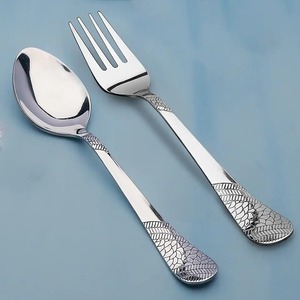 Ensemble de couverts élégants en acier inoxydable pour la salle à manger, comprenant cuillère, fourchette et couteau, vaisselle de cuisine élégante, finition durable - Product Image 6