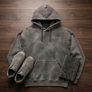 Sudadera con Capucha Personalizada con Logotipo de Diamantes de Imitación Grises para Hombre, Sudadera con Capucha Estilo Urbano con Letras de Cristal - Product Image 5