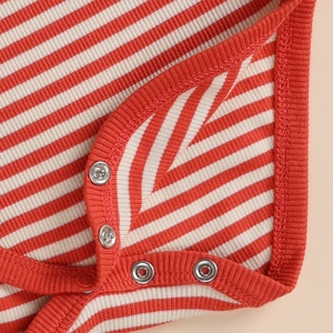 บอดี้สูทแขนยาวทำจากไม้ไผ่อีลาสเทนออร์แกนิกพิมพ์ลายเบอร์รี่ - Product Image 4