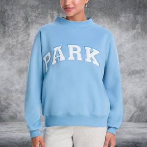 Sudadera Oversize Parke con Bordado, Cuello Redondo, Azul Claro, Corte Regular, Unisex, Estilo Casual, Tejido de Punto para Otoño - Product Image 1