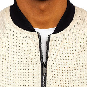 แจ็คเก็ตบอมเบอร์ผู้ชายยอดนิยมสำหรับฤดูหนาว สวมใส่สบาย ระบายอากาศได้ดี แบบมีฮู้ด  ผ้าฟลีซน้ำหนักเบา  พร้อมปักโลโก้ตามสั่งสำหรับผู้ชาย - Product Image 5