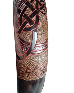 Cuerno de buey Premium auténtico Cuerno para beber Batalla vikinga nórdica elaborada Excelente tallado Pieza de agitación histórica Cuernos de ventilador - Product Image 2