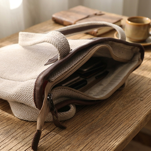 Bolsa de compras de lona de gran tamaño con cierre de cremallera y detalles de cuero para uso diario - Product Image 4