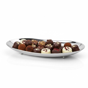 Plateau de service ovale en métal argenté pour chocolats et friandises, design fantastique pour la maison - Product Image 1
