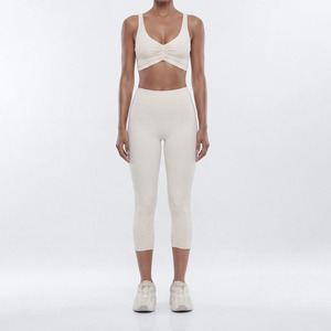 Top Selling <b>Women's</b> <b>Thermal</b> Knitted Solid Soft High Waist Scrunch Butt Workout Yoga Sports Leggings Mid Calf <b>Women</b> Capri Legging - Product Image 3